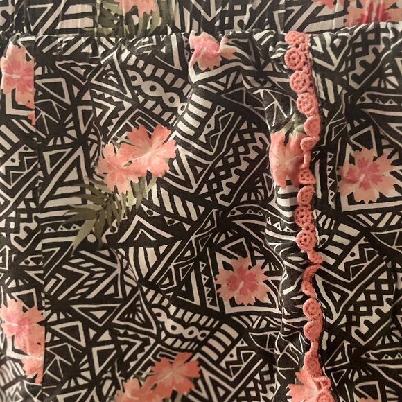 Shorts - Picture 5 of 8